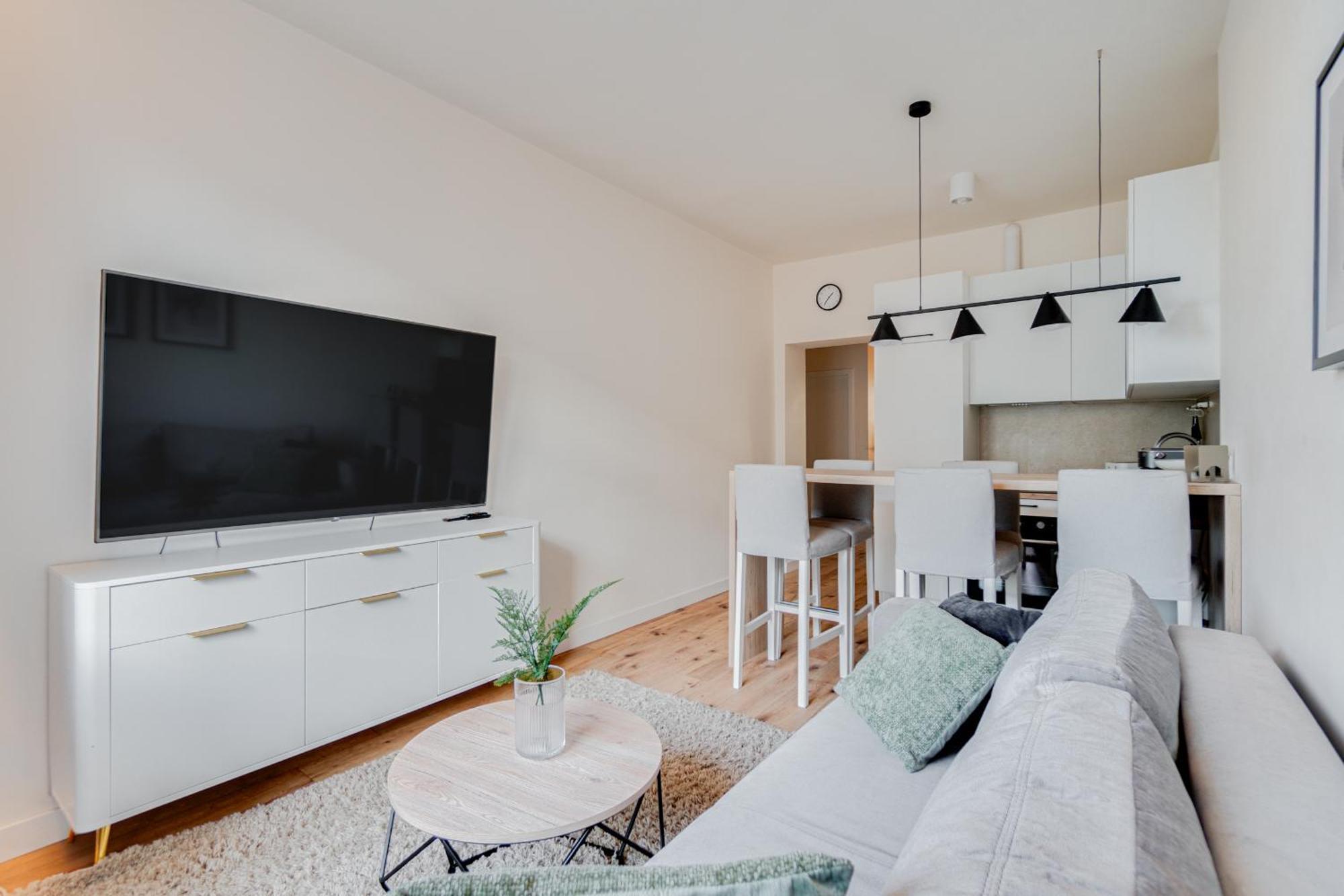 Bright Day - Self Check-in 24h, 10 Min Market Square Apartament *